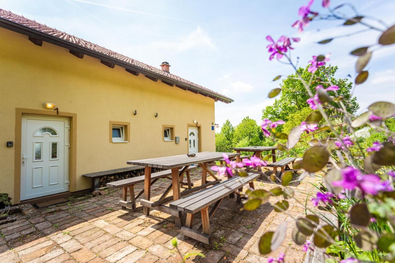 Apartmani Cerovecki 크라피나 외부 사진